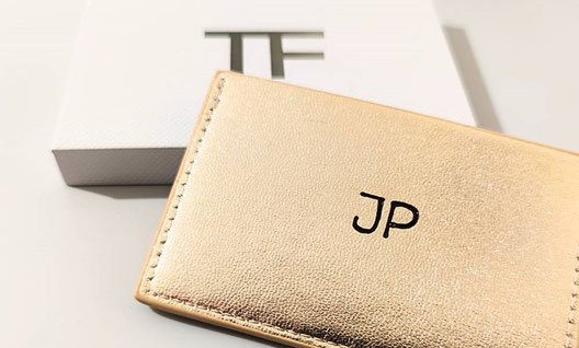 Mirrorcase Tom Ford mit hotfoiling von Hand aufgebracht von Kalligraf als Kundengeschenk bei Private Event im Breuninger Stuttgart anlässlich der Duft Masterclass