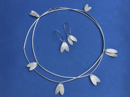 Silke-Erdtmann-Schmuck_Kette-Blattform-Silber_Ohrhänger