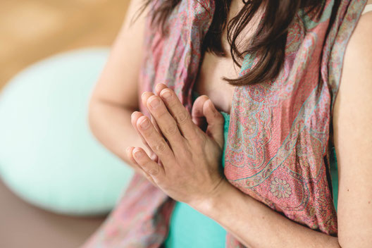 Faszienyoga, Achtsamkeit, Ernähung in Unterägeri mit Sandra Kaufmann von grow&flow