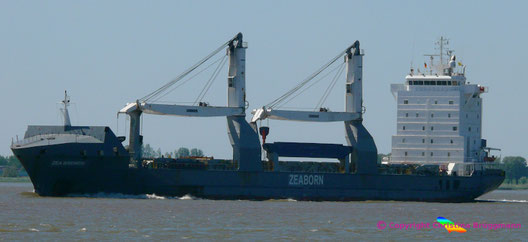 Mehrzweck- / Schwergut-Schiff ZEA BREMEN, 400 t Hebeleistung