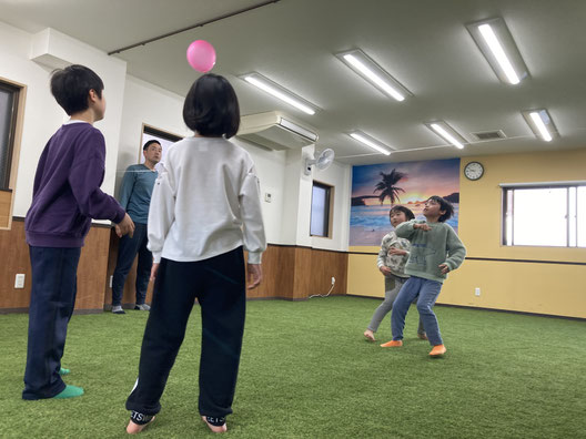 風船バレー