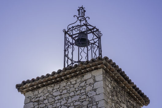 Bild: Der eiserne Glockenturm des Tour d´Horloge in Trigance