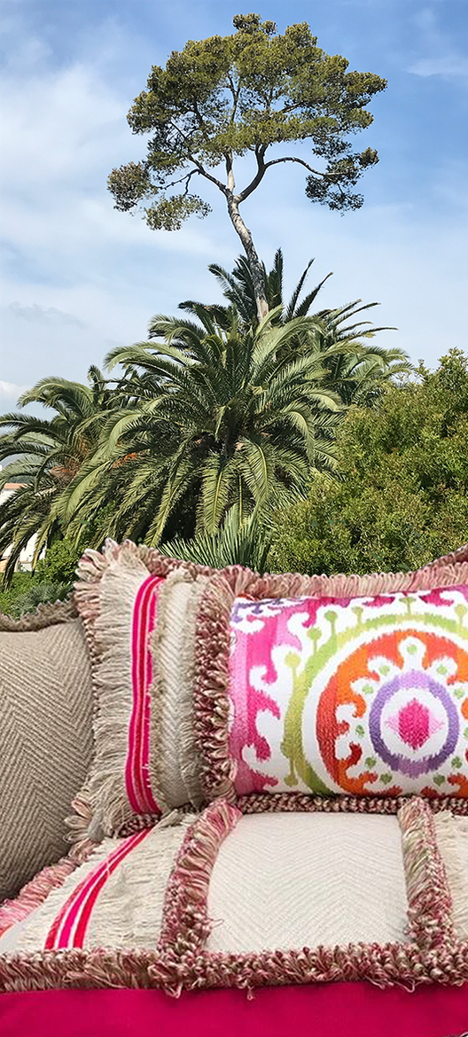 Kissen Kissenlandschaft Sommer Balkon dekorationBoheme Kissenstudio Bohemedeluxestudio Boheme de luxe studio boho www.bohemedeluxestudio.com Mallorca Ibiza Marrakesch Travel Reise Urlaub Sylt Kissen kaufen Immobilien