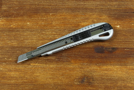 Cuttermesser für 9mm Abbrechklingen aus Metall