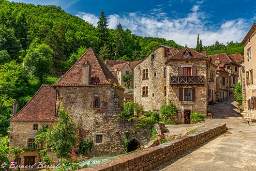 Les ruelles et les maisons médiévales de Saint-Cirq-Lapopie.