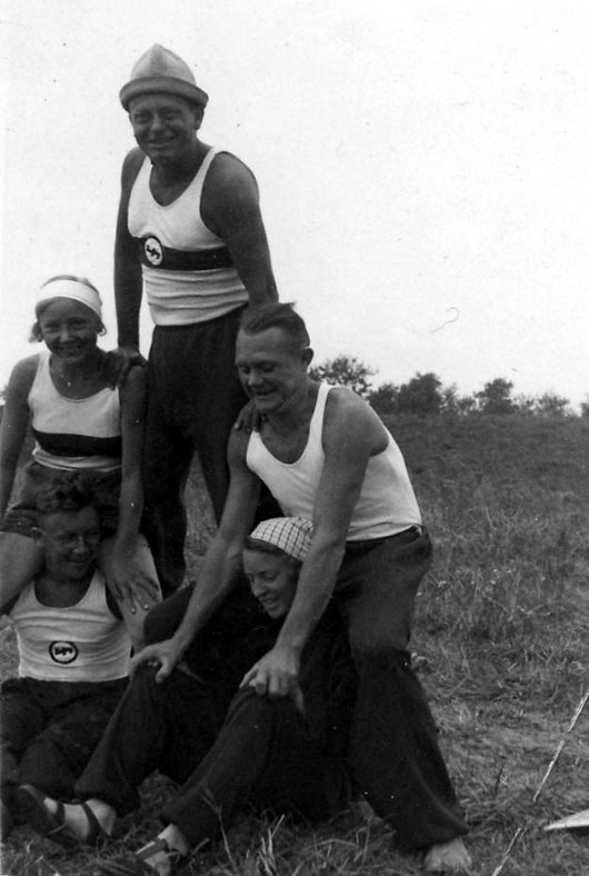 Main-Rhein-Fahrt in den Dreißigern, oben Willy Ulrich, rechts Otto Winkler, links Lotte und Willy Hirschmann