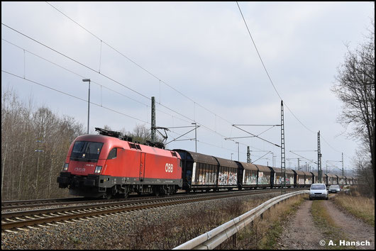 1116 121-5 bringt am 21. März 2026 den Lamborghinizug Mosel - Modena durch Chemnitz-Furth gen Riesa