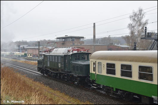 Am 10. April 2026 schob E94 088 einen Sonderzug wetterbedingt nicht nur wie geplant bis Freiberg (Sachs.) sondern bis Chemnitz Hbf. nach