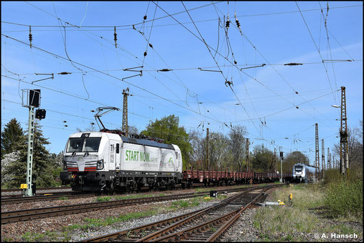 7193 300-9 ist ebenfalls eine Zweitbesetzung. Am 16.04.2025 schleppt sie ihren Stahlzug durch Leipzig-Wiederitzsch