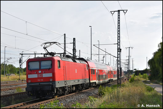 Am 20. Juli 2025 erreicht 112 113-6 mit RE den Hbf. von Luth. Wittenberg