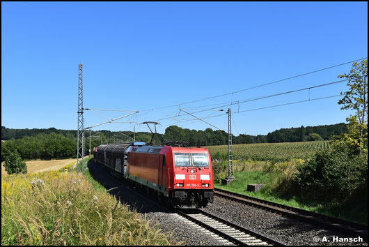 185 398-5 hat am 19. August 2025 den kurzen Ga 60073 nach Mosel am Haken und rollt durch Chemnitz-Furth