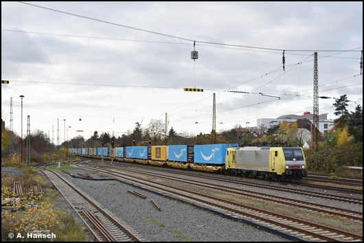 189 205-8 hatte am 11.11.2025 eine Leine Lkw-Transportwagen am Haken, als ich sie in Leipzig-Wiederitzsch erwischte