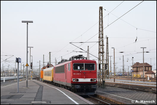 Am 25. März 2022 gehört 155 236-3 dem LDK. Sie begegnet mir an diesem Tag in Leipzig Hbf.