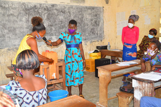 Demonstration of correct handwashing to avoid Covid-19 spreading, ProSanté project in Togo
