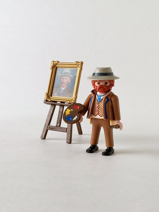 アムステルダム国立美術館のミュージアムショップで見つけたプレイモビルです。これは、自画像を描くヴィンセント・ファン・ゴッホです。Playmobile　70475　フィギュア　画家　コレクション　収集　飾り　ディスプレイ　人形　プラスチック　カラフル　ドイツ　マルタ　グラフィカル　明快な色　原色　おしゃれ　かわいい　人気　おすすめ　デザイン　ブランド　画像　プレゼント　ラッピング　通販　海外　輸入品