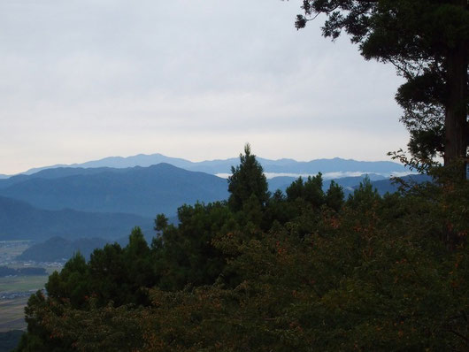 久しぶりに見る白山と手前には雲海。もうじきに冠雪した白山も見られそう。