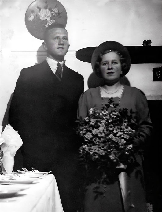 Late 1930s - Stan & Clarice Adams wedding day. Photo courtesy of Cynthis Adams-Borg. Image has been enhanced.