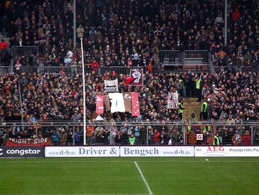 Alles muss klein beginnen. 1. Nord Support-Choreo anno 2008. (Foto: Nord Support)