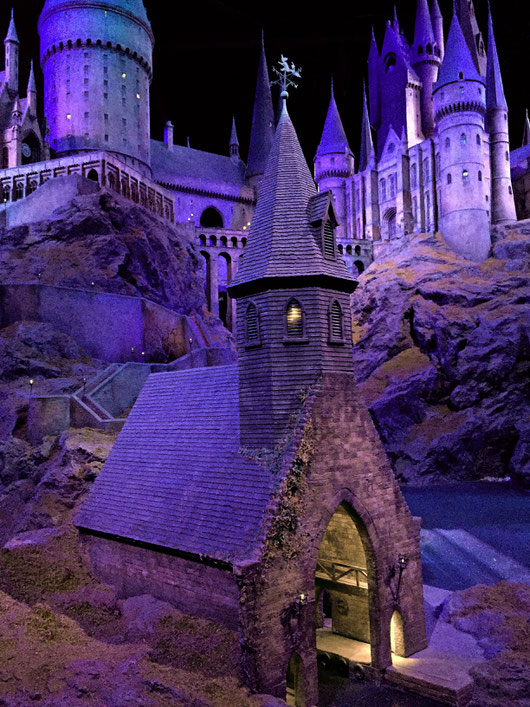 image: nina luca, warner bros london, warner bros studios, harry potter, hogwarts, hogwarts express, harry potter london, harry potter studios, london warner bros