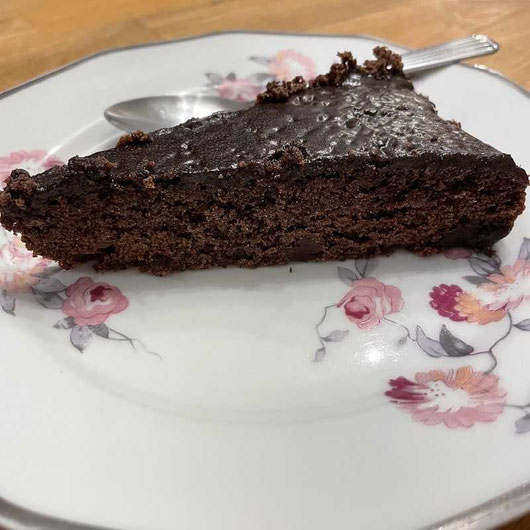 gateau-chocolat-et-vin-rouge-glacage-cacao-et-vin-tannique