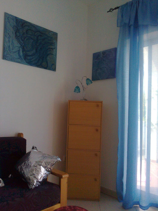 LA CASSETTIERA E LA LAMPADA