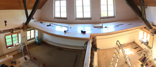 Balkenlage, Bodensanierung, Ausbau Balken, neuer Boden, neue Decke, Renovation Bauernhaus