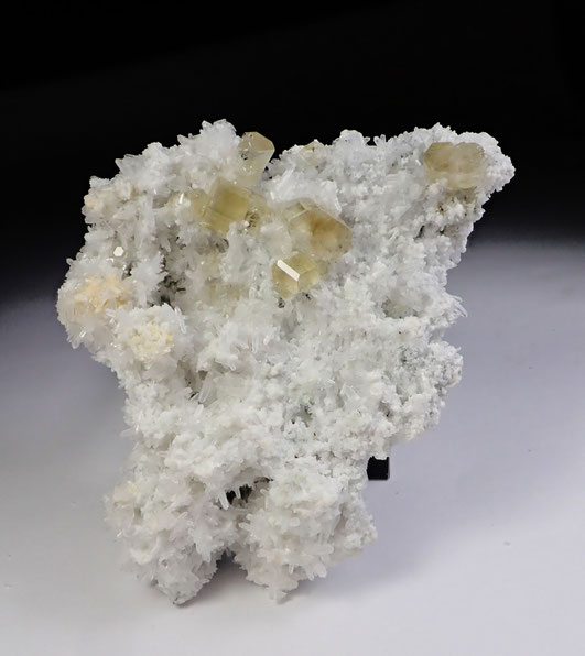 Huanzala apatite yellow