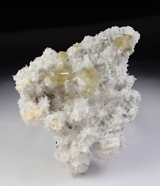 Huanzala apatite yellow