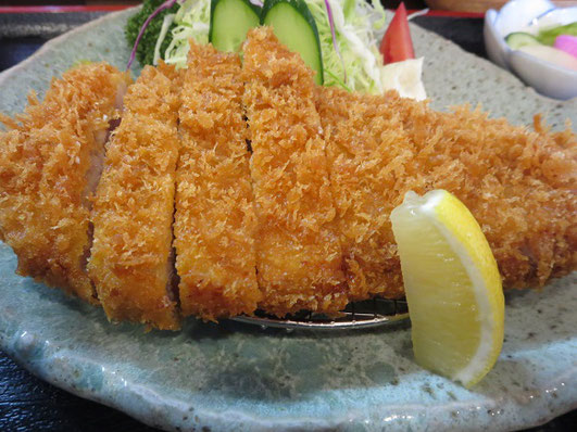 まこと家の特上ロースかつ定食の姿見。