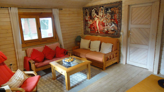 Unterkunft privat vermietet Wohnzimmer Ferienhaus buchen Loissin strandnah Kitesurfen Nichtraucher