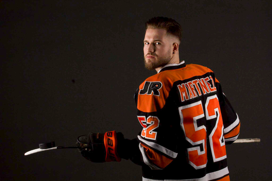 Adrian Martinez, hockeyeur et étudiant en économie