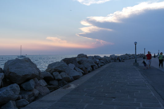 lungomare di Pirano al tramonto