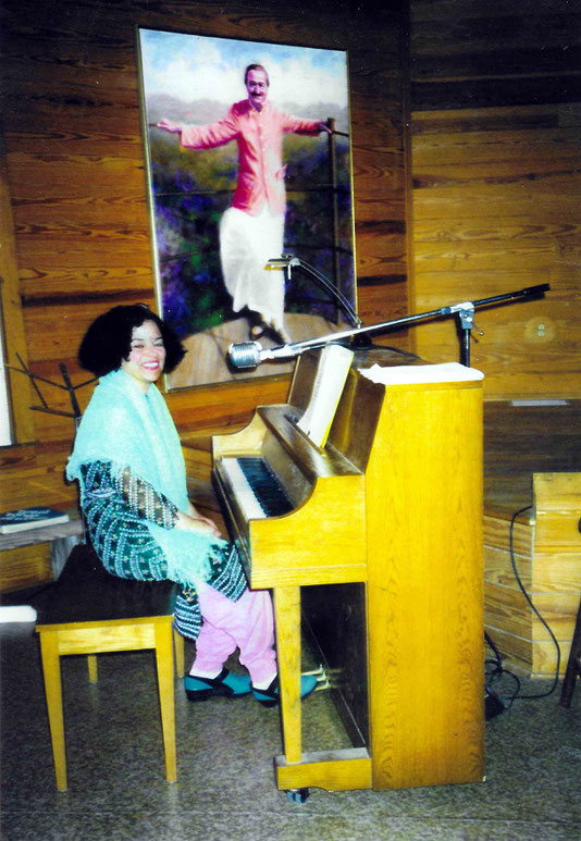 Bobbi at the Meeting Place, Meher Center, Myrtle Beach.