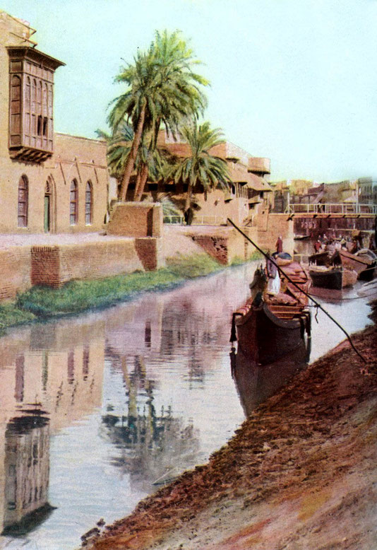 1930s : boats on the Tigris River.