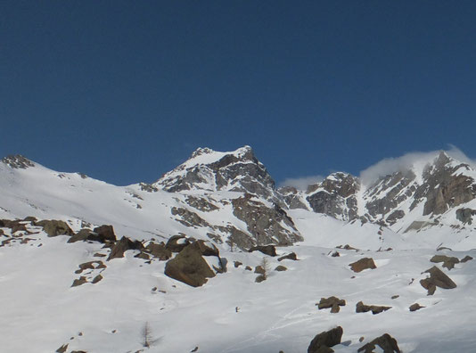 Il Cervandone visto dai Piani della Rossa, nella versione invernale