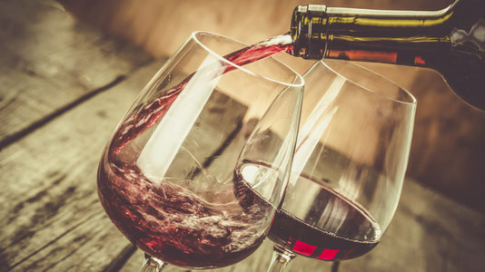 Home wine tasting in the Dordogne