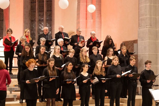 Gospel-&Jazzchor zusammen mit dem Jugendchor in der Stiftskirche Kaufungen
