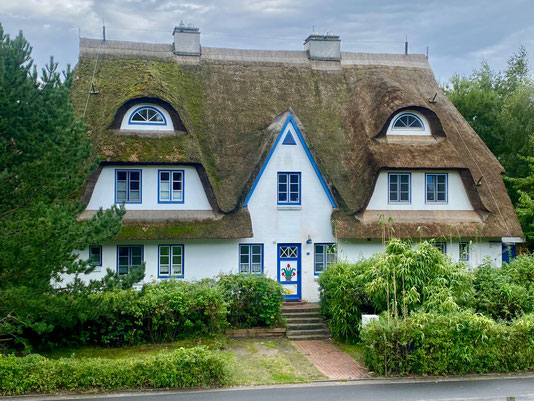 Bild: Strohgedecktes Haus