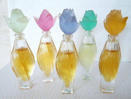 NILANG - LES DIFFERENTES MINIATURES NILANG, DONT 3 FONT PARTIE DU COFFRET CI-DESSUS (BOUCHON VERT CLAIR, ROSE ET MAUVE)