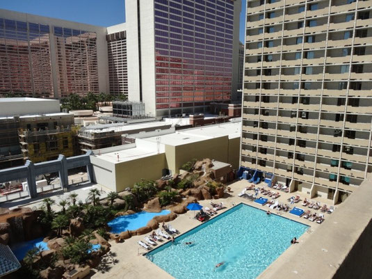 auf unserem Balkon vom The Quad Resort & Casino