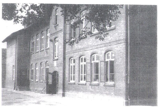 Die Schule in der Kirchstraße um 1960