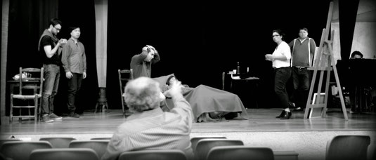 Répétition scénique des artistes au Théâtre des Maristes