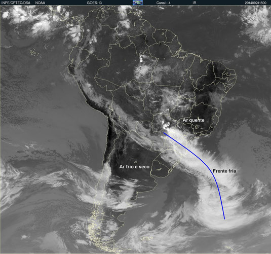 Imagem do satélite GOES-13, do dia 24/09/2014, mostrando uma situação real de uma frente fria ativa, com a faixa de nuvens que vai do Mato Grosso do Sul até o oceano Atlântico. Clique para ampliar.