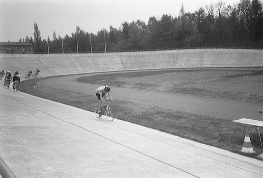 Jörg Wolff Gebauer auf der Radrennbahn in Rostock
