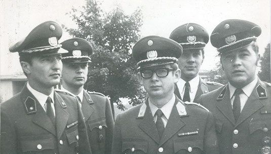 Unser "historisches Bild" in den NÖN, Kremser Zeitung, in dieser Woche: 1972 wurden diese fünf, frisch ausgemusterten  Leutnante der 3. Panzergrenadierbrigade zugeteilt. Foto: WaPA