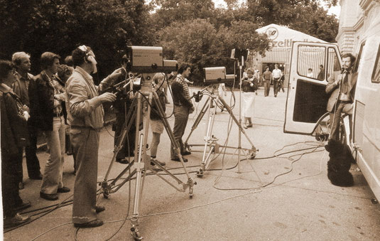 Dieswöchiges historisches Bild in den NÖN, Kremser Zeitung: 1981 betrieb die Studiengesellschaft für Kabel-TV in NÖ. ein Fernsehstudio auf dem Kremser Messegelände. Foto: WaPA
