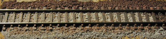 Peco Gleis code 55 Muster für Farbe und Schotter. Der Schotter ist Dekosand aus dem Baumarkt.