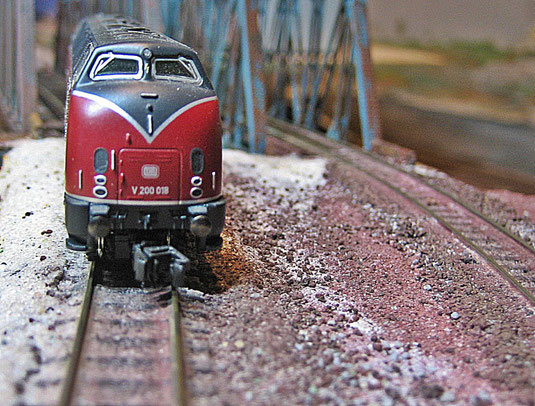 V 200 beim Verlassen des Bahnhofes in Richtung SBH