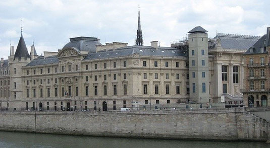 La Cour de Cassation qui cassera en 1912 l'arrêt de la Cour d'Assises de condamnation à mort et innocentera Jules Durand en 1918.    