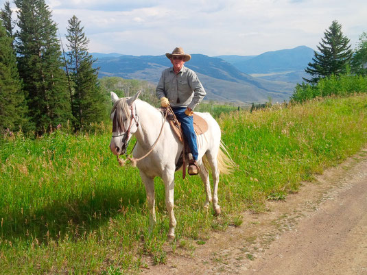 Allen aboard Beso Elegante in Garnier Montana, August 2014 (photo by Sue aboard Boullet)